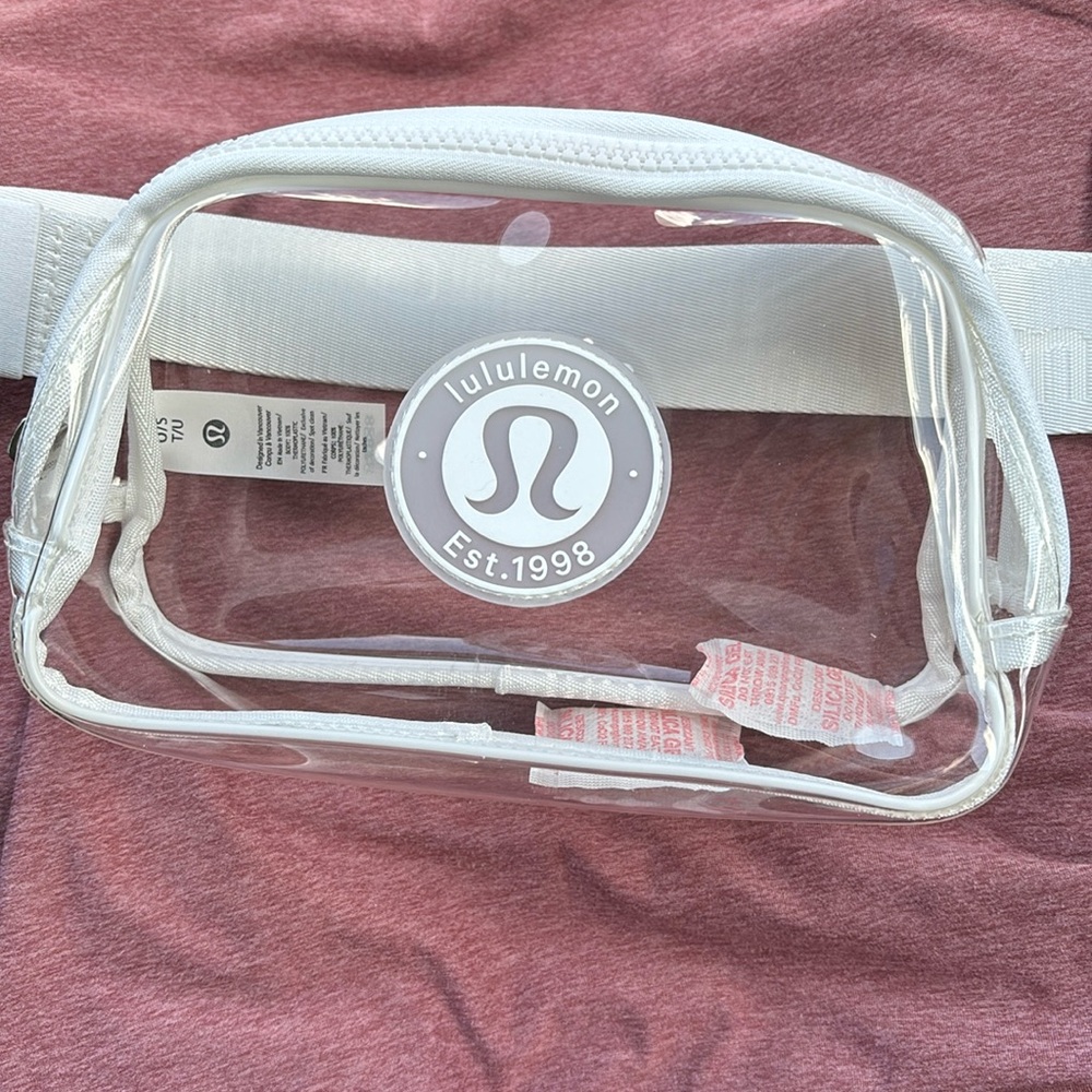 Lululemon Everywhere Bag Clear!!